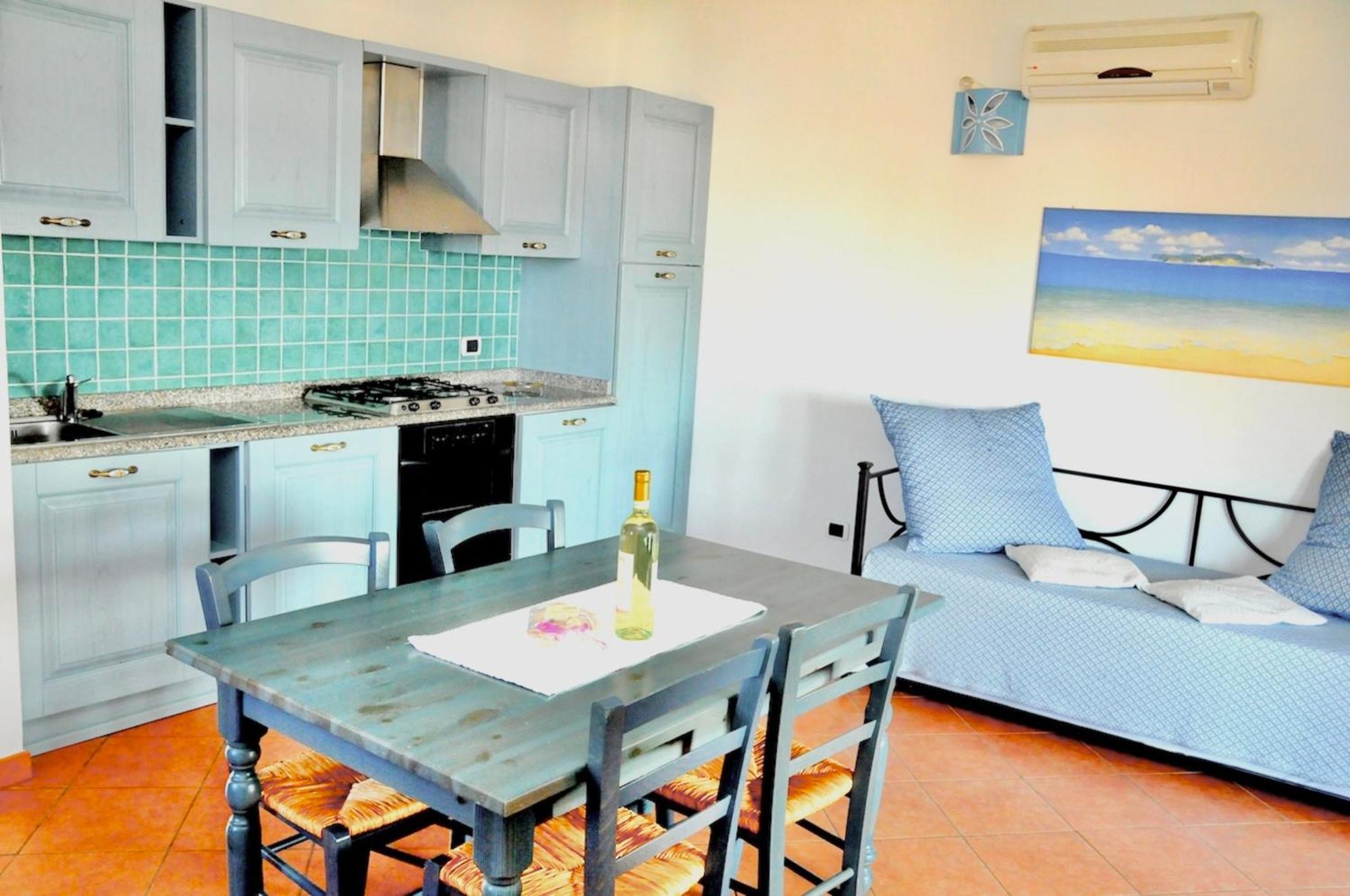 Residence With Private Beach In Marinella Marinella  Værelse billede